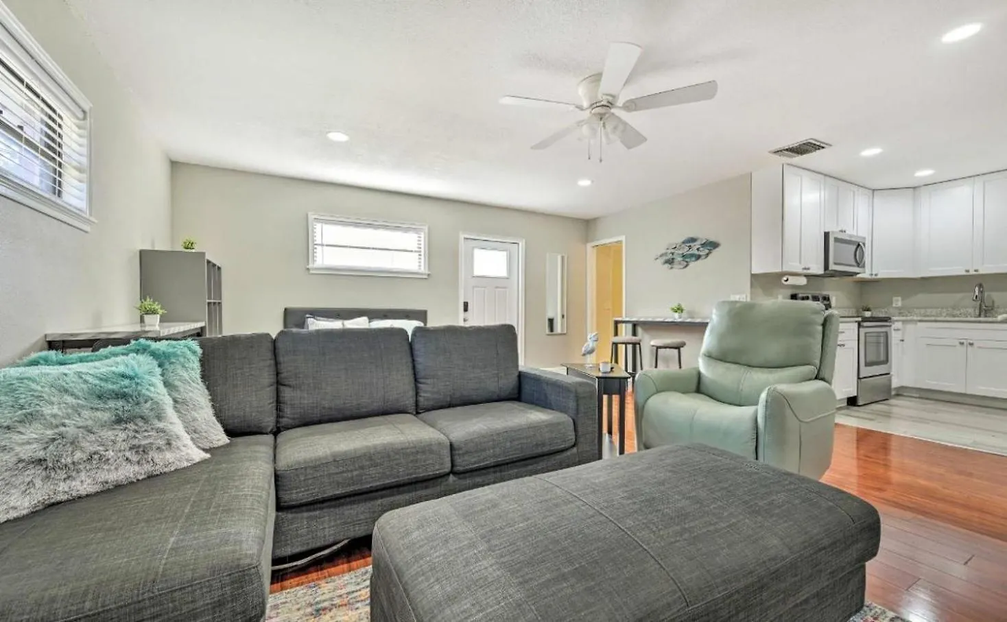 Cozy Tampa Studio, 8 Mi To Downtown! 0*,  Estados Unidos da América